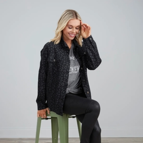 NWT Black Denim Jacket With Leopard Print - Picture 7 of 7